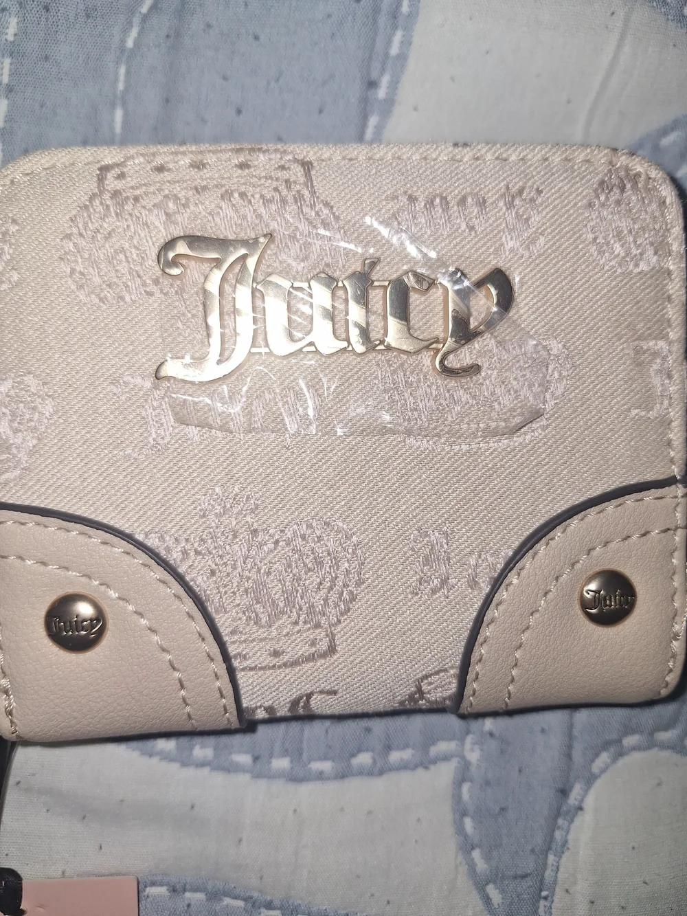 EXCLUSIVE Juicy Couture Beige Pink Logo Zip Wallet with Gold Chain
